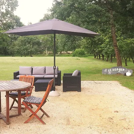 Domaine Chateau La Mothaye-self Catering Gites- Shared Pool- Loire Valley *