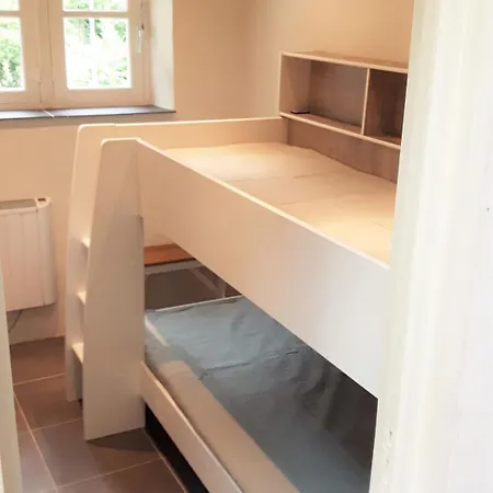 Дом отдыха Domaine Chateau La Mothaye-self Catering Gites- Shared Pool- Loire Valley
